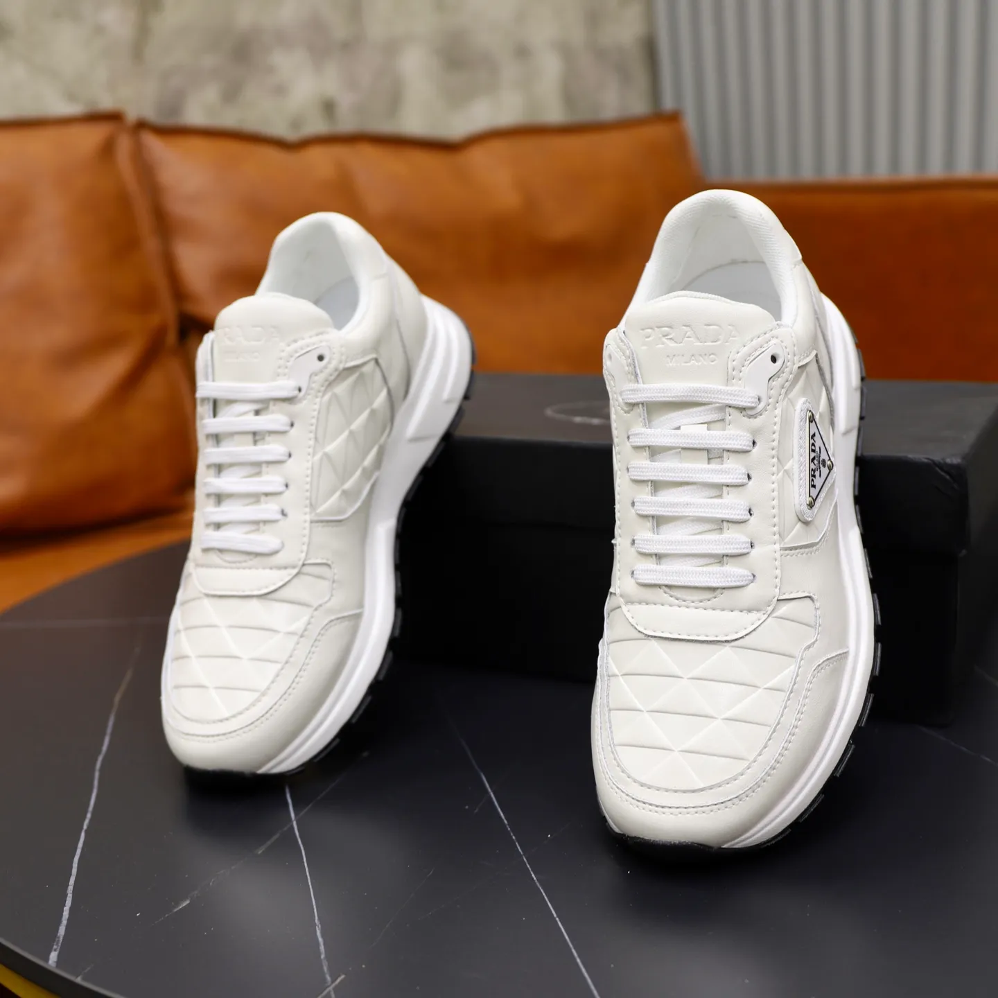 Ex-factory price: 540💰🙅‍♂️🙅‍♂️🙅‍♂️ Brand: PRADA Standard code: 38-44 (45 customized) Grade: Same as the official website Material: Original material splicing Comfortable and breathable lining Lightweight and wear-resistant sports outsole Style category: Men's fashionable casual shoes Running sneakers Distinguished luxury brand elements Top luxury Color: actual picture color